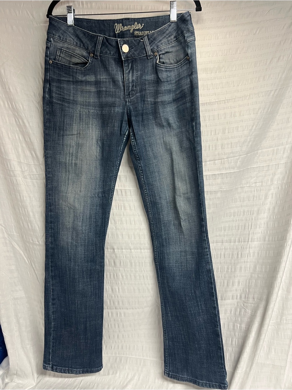 Wrangler Women's Straight Leg Jeans in Medium Blue Wash